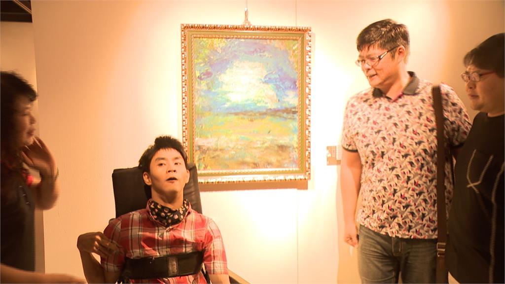 腦麻童作畫 藝術職能治療找回自信