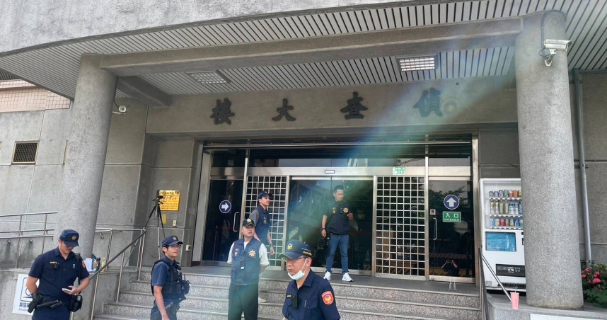 天道盟主鐵霸移送新北地檢　土城警大陣仗警戒避免幫眾滋事