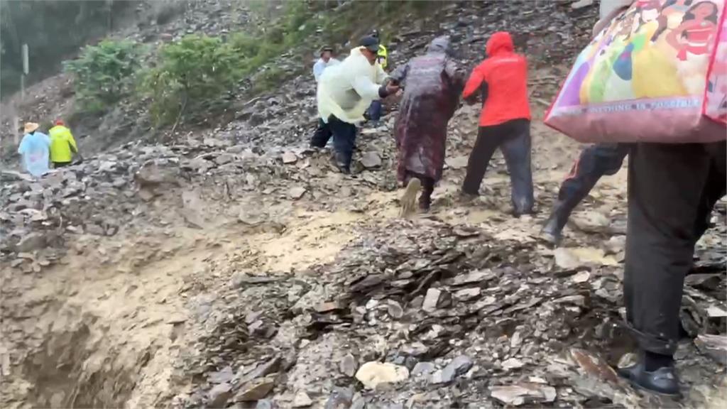 屏東三地門鄉傳災情！　預警性撤離居民避難