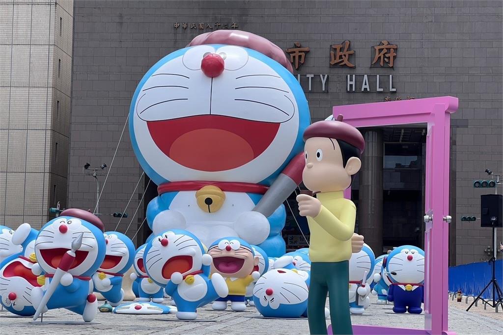 快新聞／大雄快看！巨型哆啦A夢現身台北市民廣場　完成指定任務抽好禮