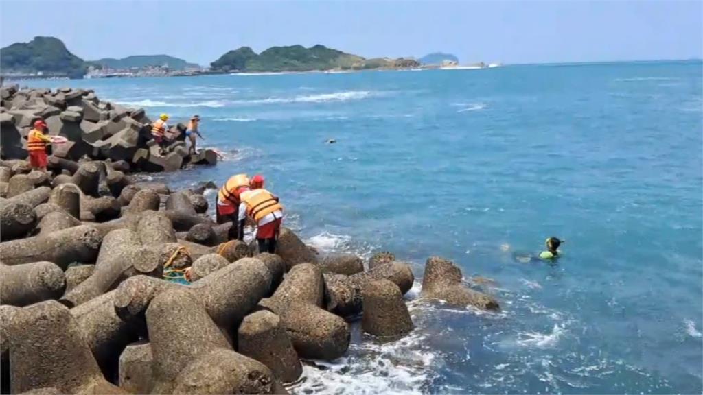 3人不聽勸蝙蝠洞公園浮潛　52歲男救起心肺停止