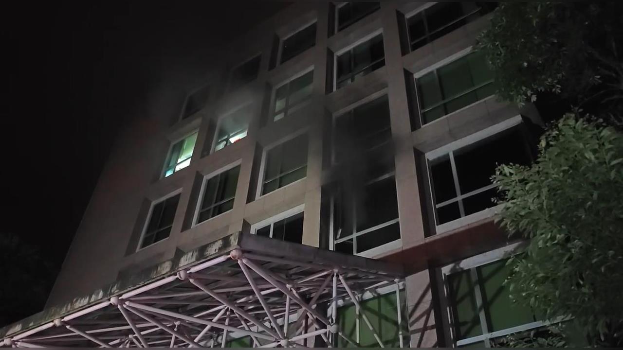 快新聞／台北內湖公視深夜突起火！大樓濃煙狂竄　幸無人員傷亡