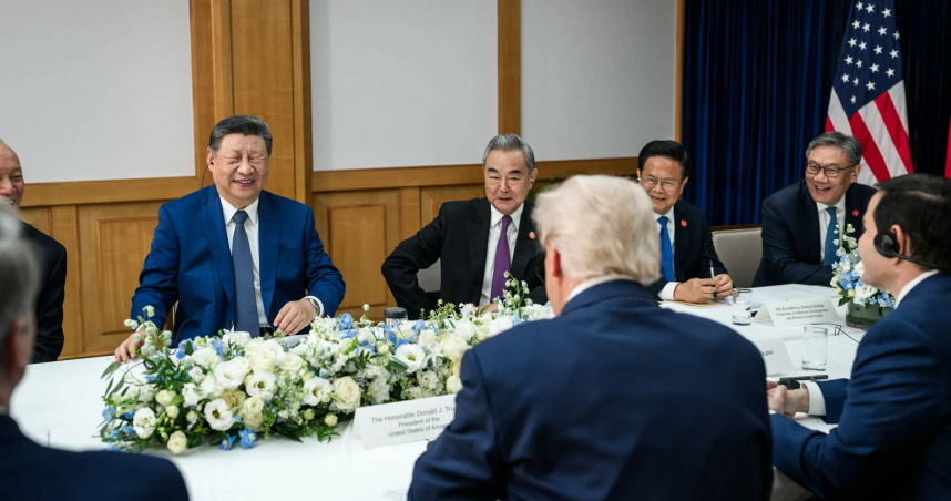 習近平會晤川普「笑瞇眼」照曝光 大陸網友全看不到