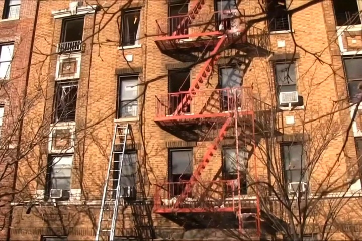 3歲童玩火釀災！  紐約公寓大火12死