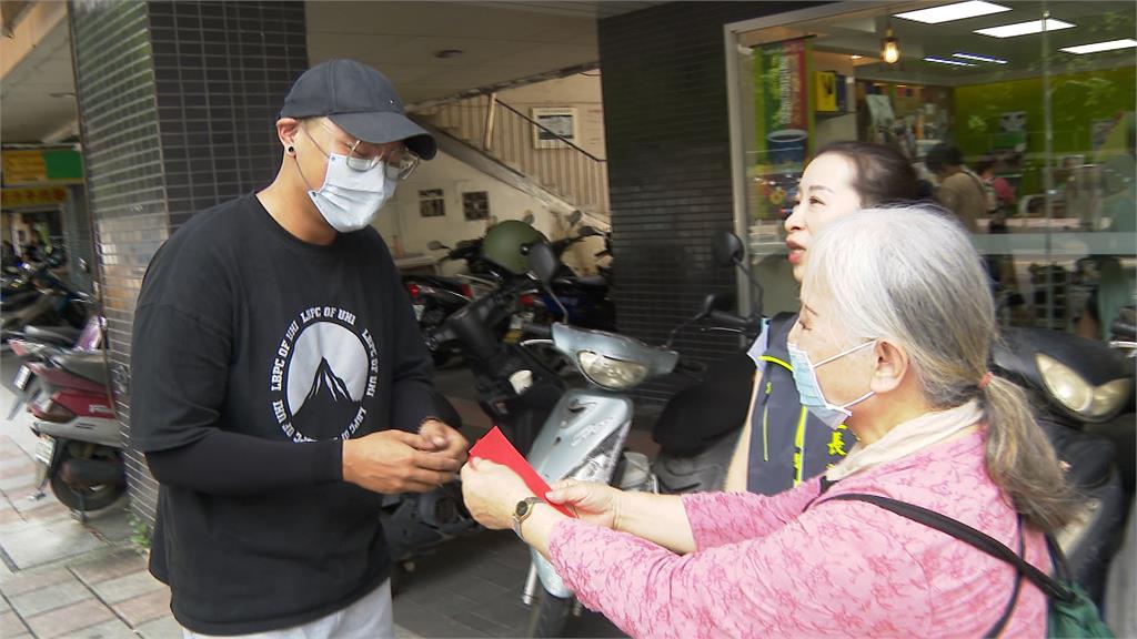 外送兄弟檔變救火英雄　狂按電鈴救整棟住戶