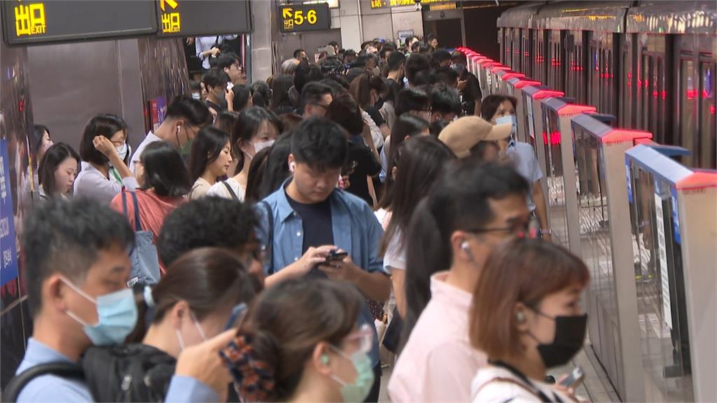 宛如跨年疏運！板南線通勤塞爆　北捷增2加班車江子翠空車出發