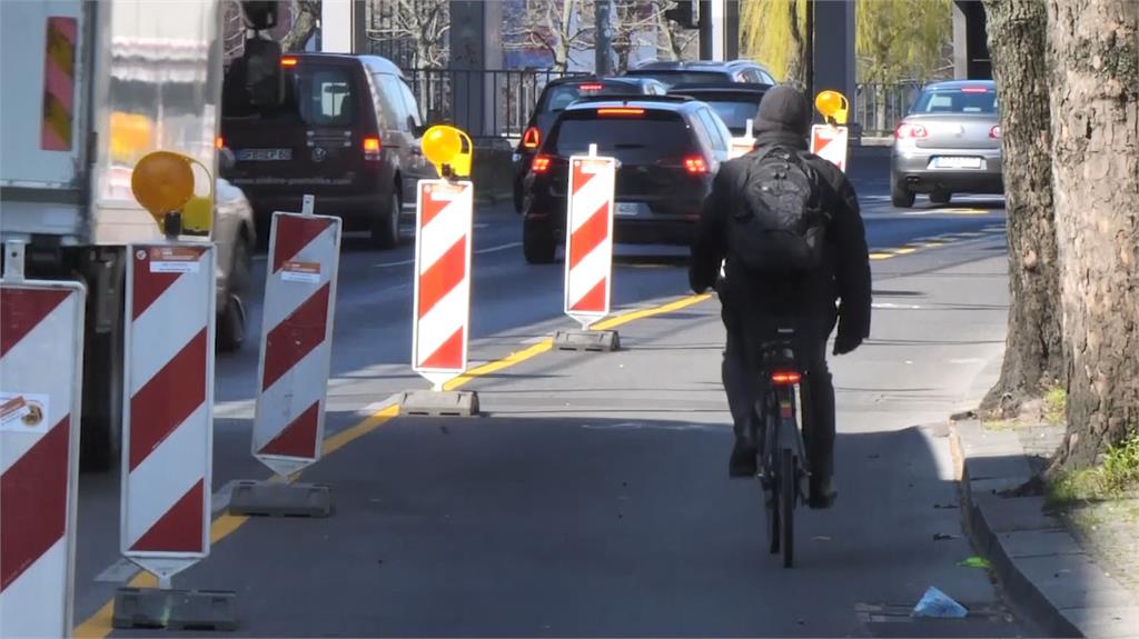 自行車也有<em>社交距離</em>！德國柏林加寬2倍自行車道幫騎士抗疫 
