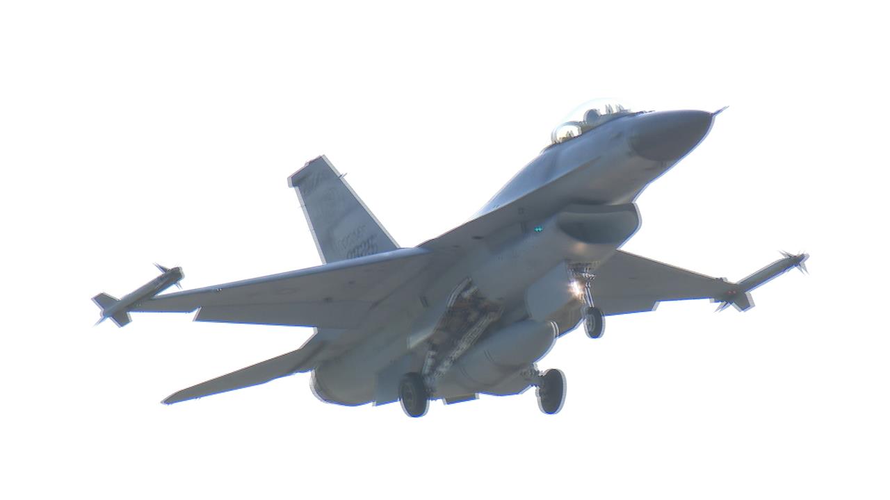 F-16V失事未裝防撞系統　柯PO文嘆飛官苦！網罵：別擋預算