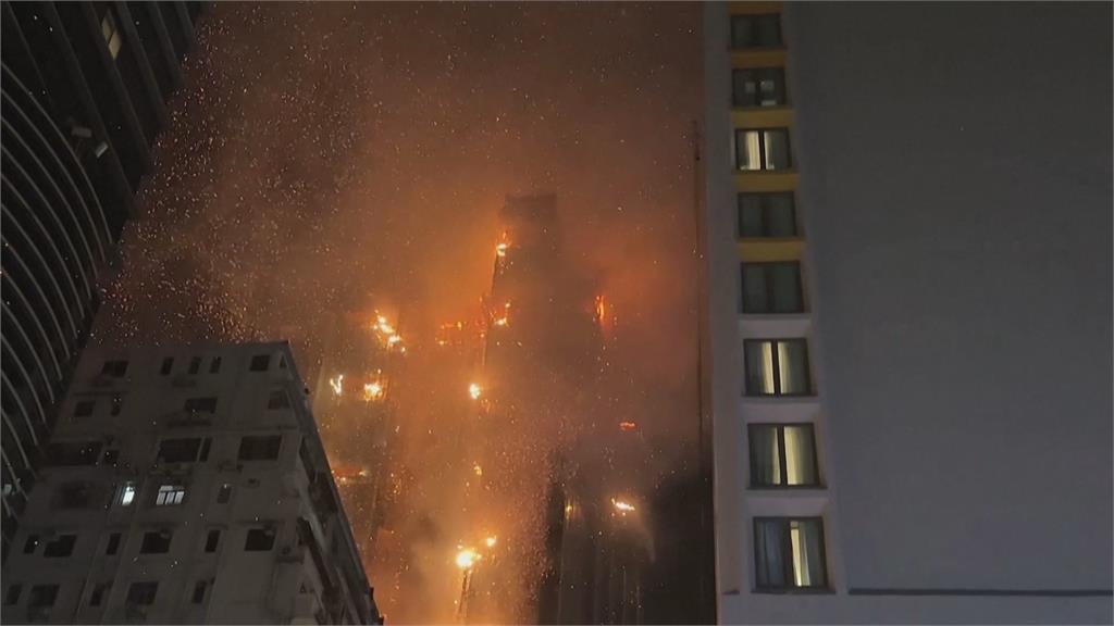 香港尖沙咀大樓工地陷火海　目擊者形容像拍災難片