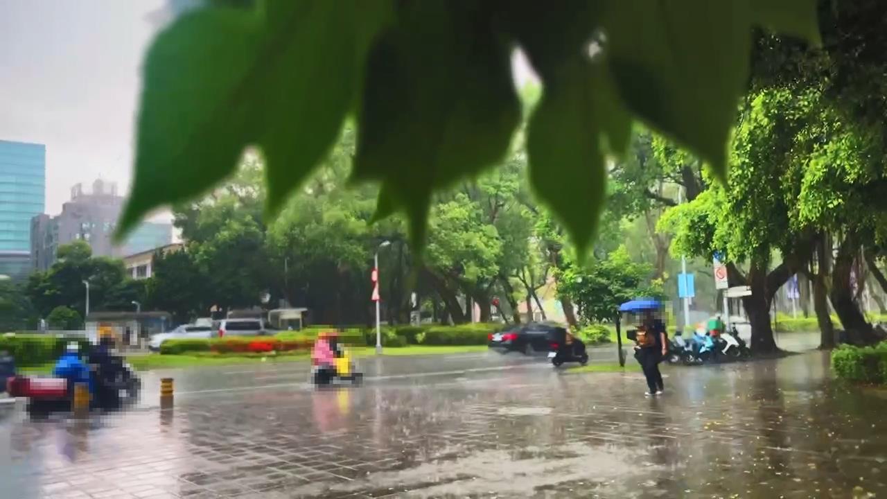 快新聞／暴雨轟雙北！國家警報狂響　「這8區」一級淹水警戒