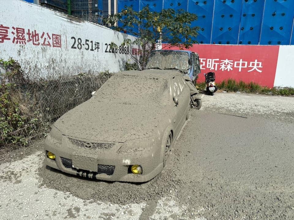 混凝土漿從天降下方車輛遭殃 建商允買下受害車輛