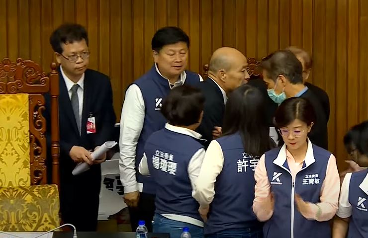 快新聞／藍白強行通過「國會擴權」法案　台北律師公會「深感遺憾」：違反程序正義