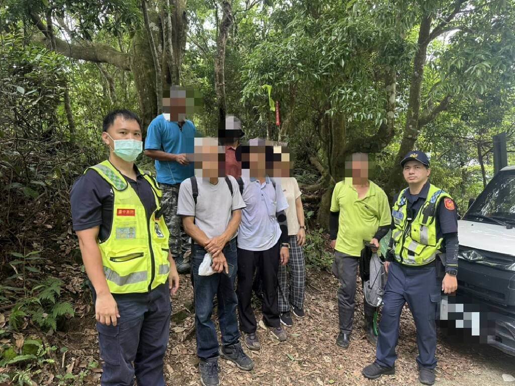 台中暗影山步道山友突頭暈癱軟　警消助脫困