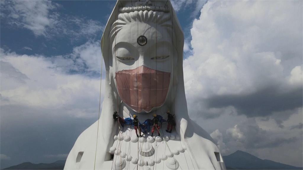 日本廟方幫觀音像"戴口罩"　祈求疫情早日消散