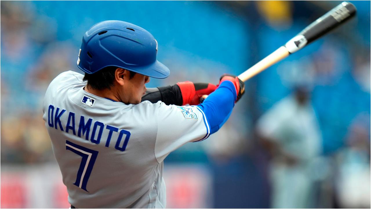 MLB(影)／日本製比較好用？岡本和真連10場敲安成「藍鳥5冠王」19億沒白花