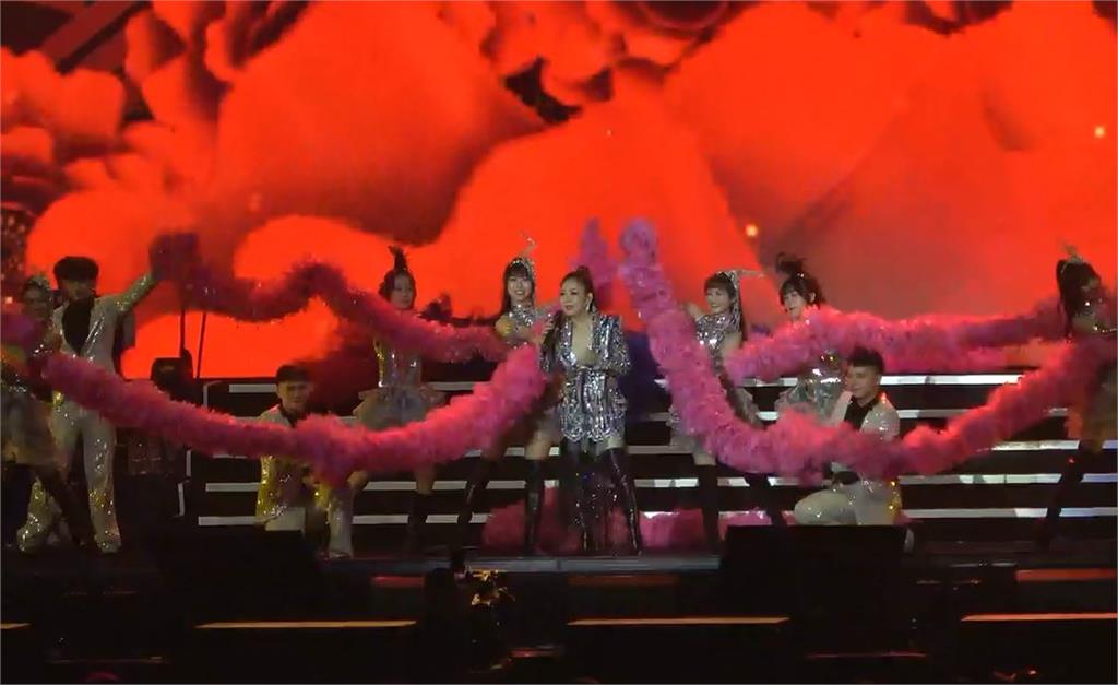 減重12公斤展現好身材　金曲歌后張秀卿出道45年　台南首次個演座無虛席