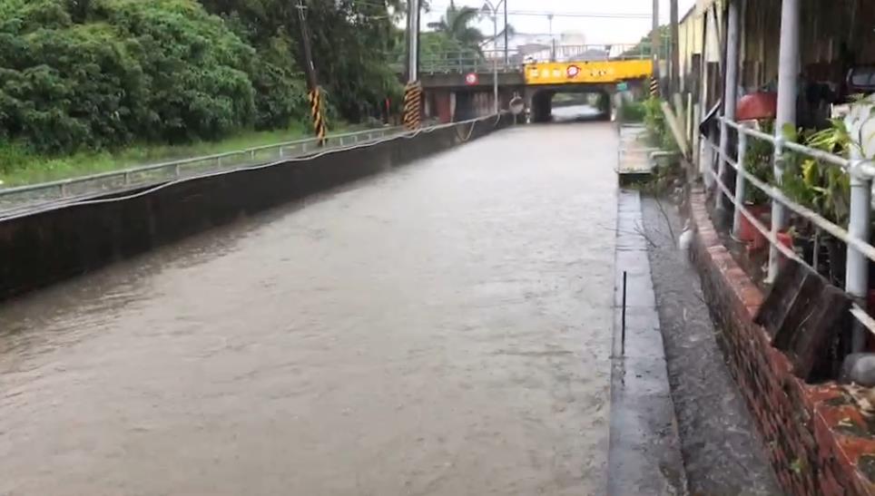 豪大雨下不停「水淹府城」！台南封閉4道路、12座橋樑