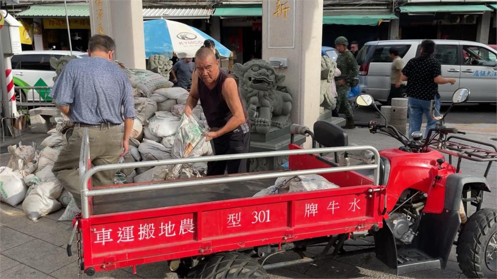 「杜蘇芮」直撲金門！500包沙包秒殺　國軍急加碼400包