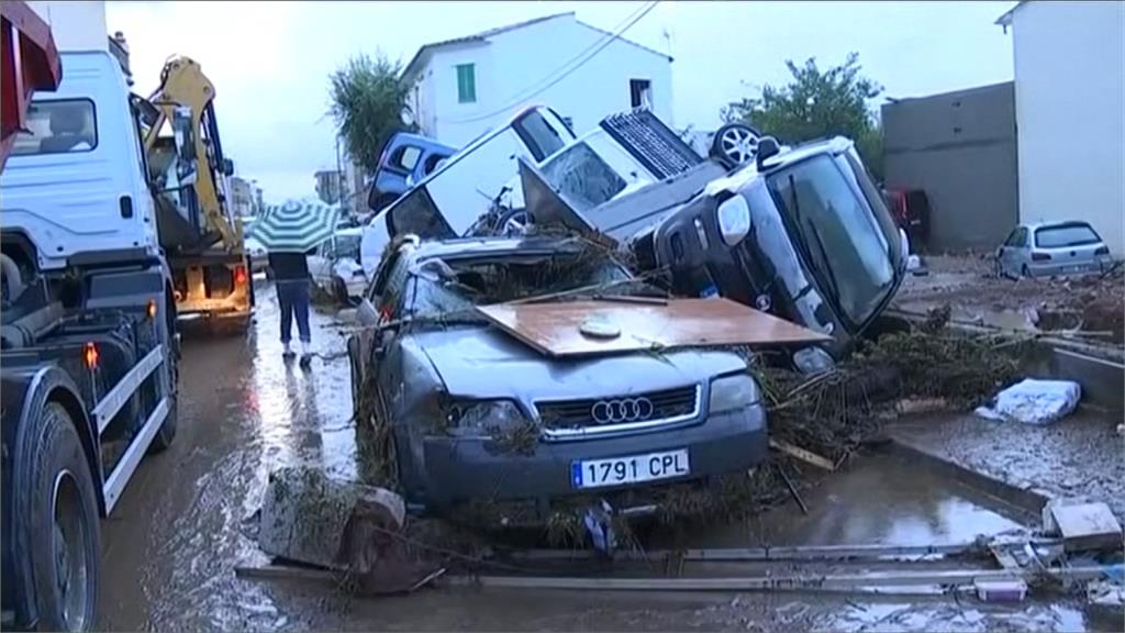 西班牙馬約卡島暴雨成災 積水一度4公尺
