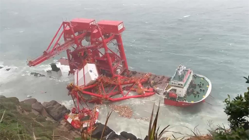侯友宜視察「鈺洲啟航號」擱淺野柳　漏油污染將重罰3千萬