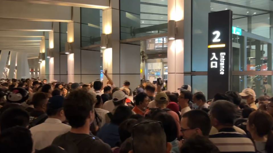 雲林國慶煙火湧入30萬人！　　散場人群癱瘓高鐵站