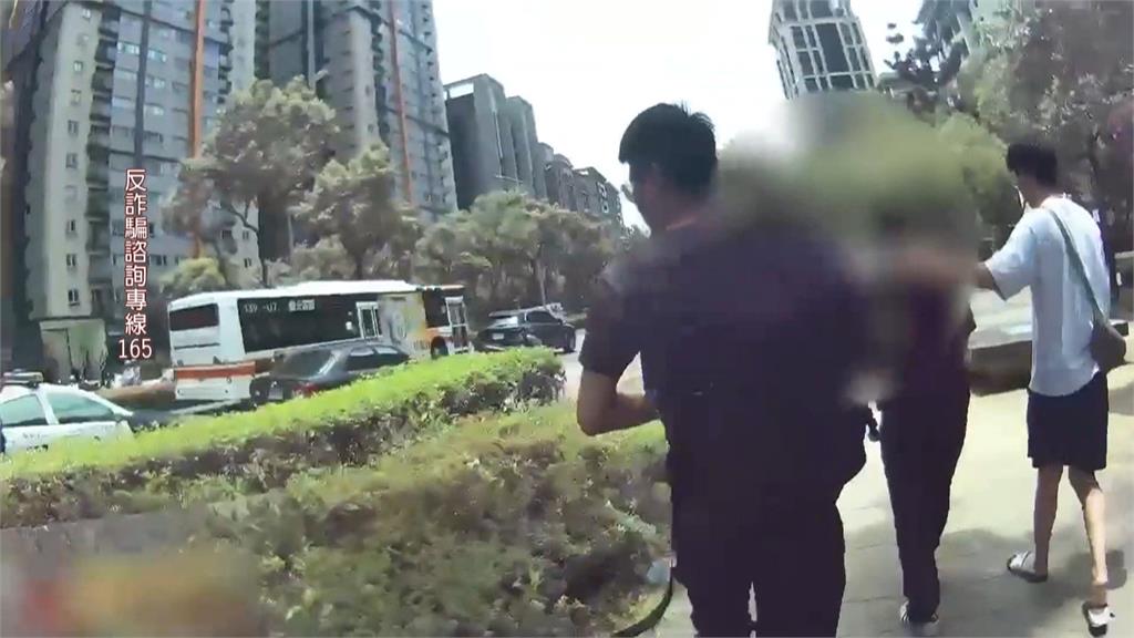 羈押期滿又當車手！　白牌車司機慘被員警飛撲逮捕