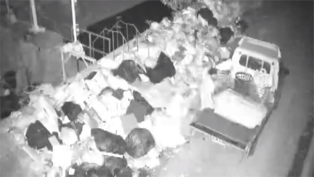 西螺大排「垃圾漂漂河」又臭又髒　科技執法抓違規開罰