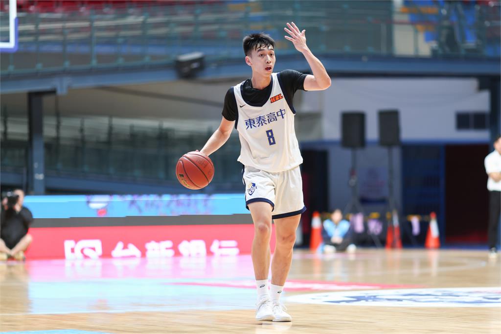 HBL／東泰高中預賽3連勝晉12強　邱繼揚表現全能還扮起助教