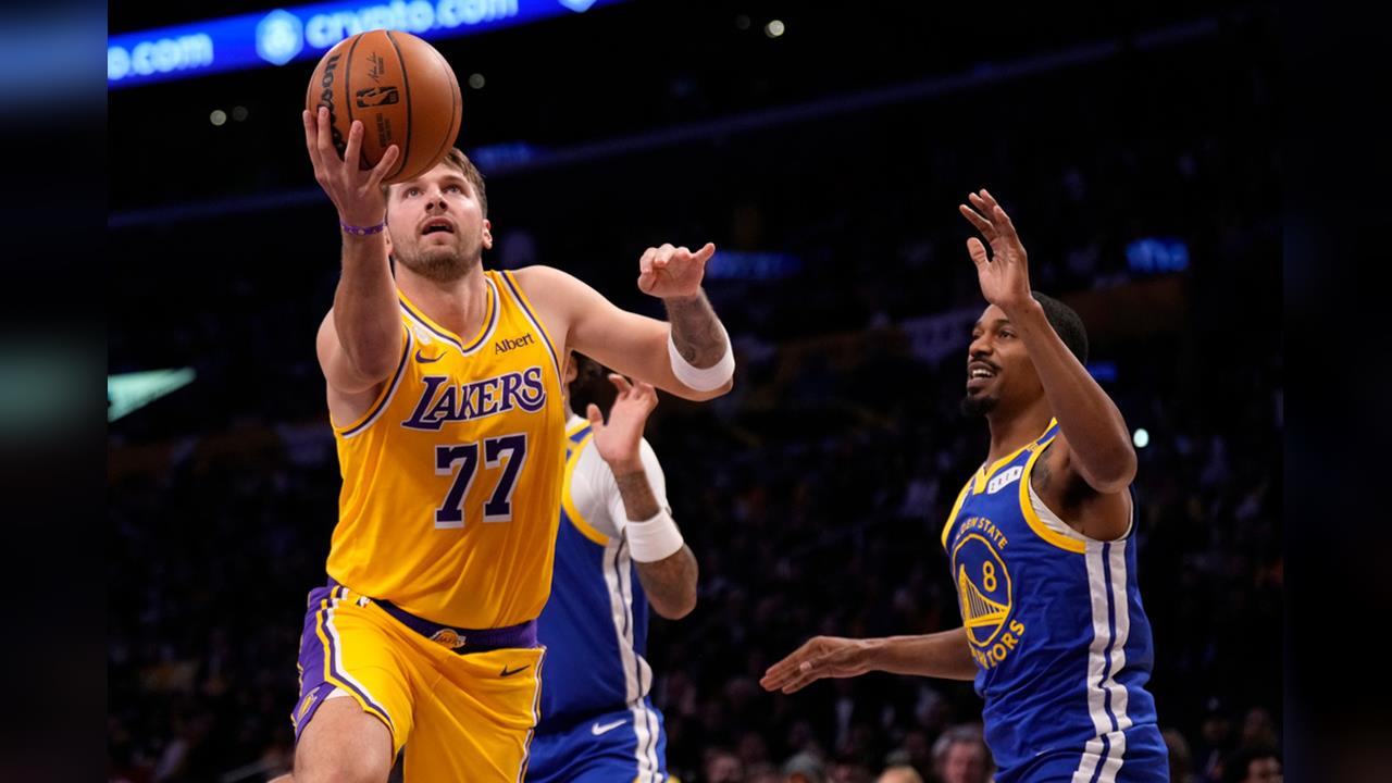 NBA(影)／「東七七」超遠打板壓哨3分球！湖人一哥開幕戰展現火熱身手