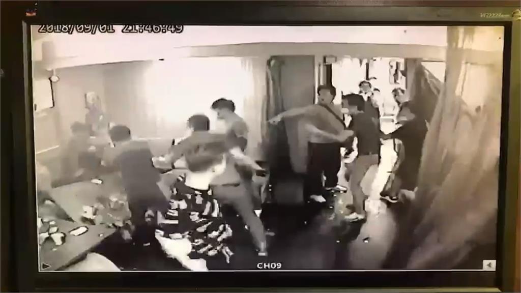 疑與酒客起衝突 酒店股東尋仇砍人3人在逃
