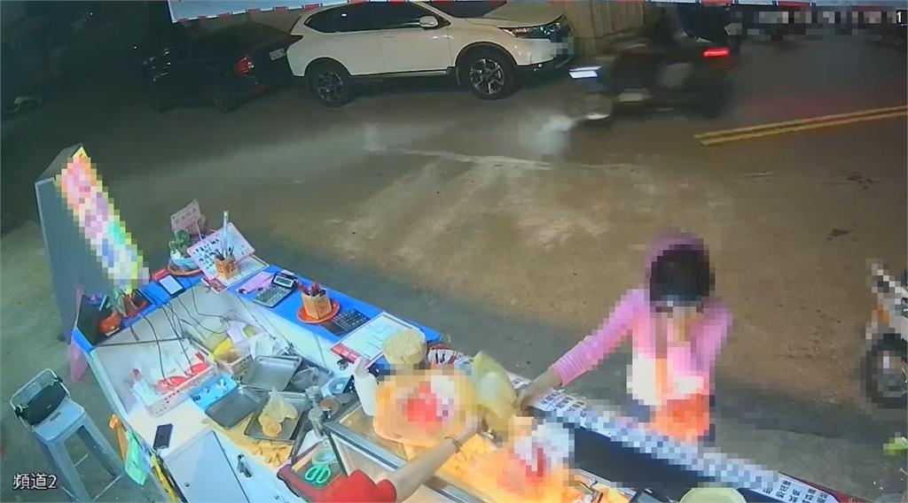 那麼餓！女外送員自己點餐「沒付錢」跑了　連客人餐點也一起偷走？