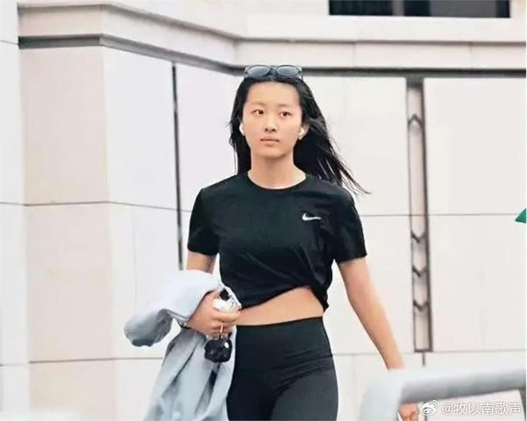 陳奕迅愛女康堤將出道 香港華納證實:已加入華納大家庭