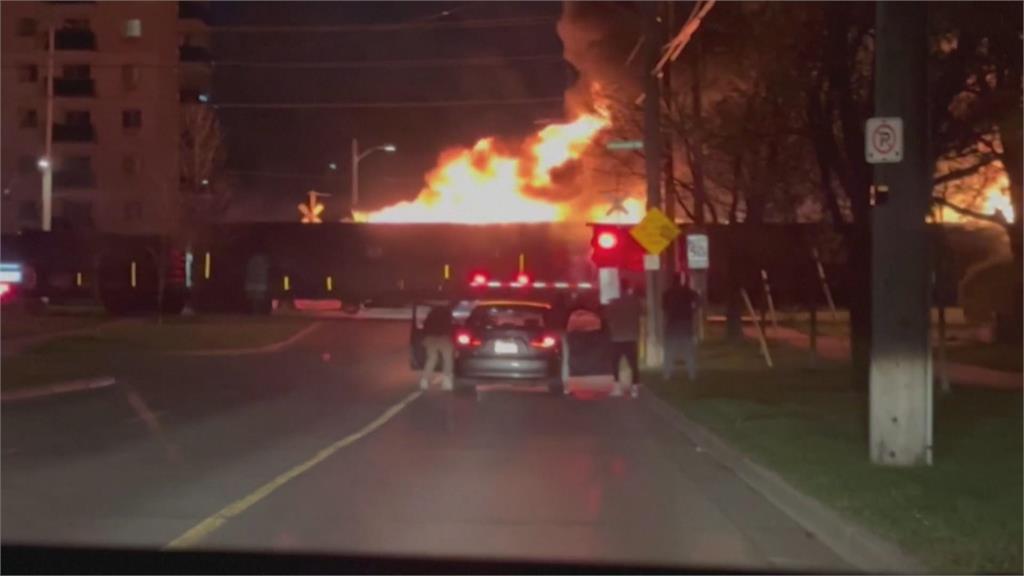 加拿大安大略省火車著火繼續開　驚險畫面被錄下