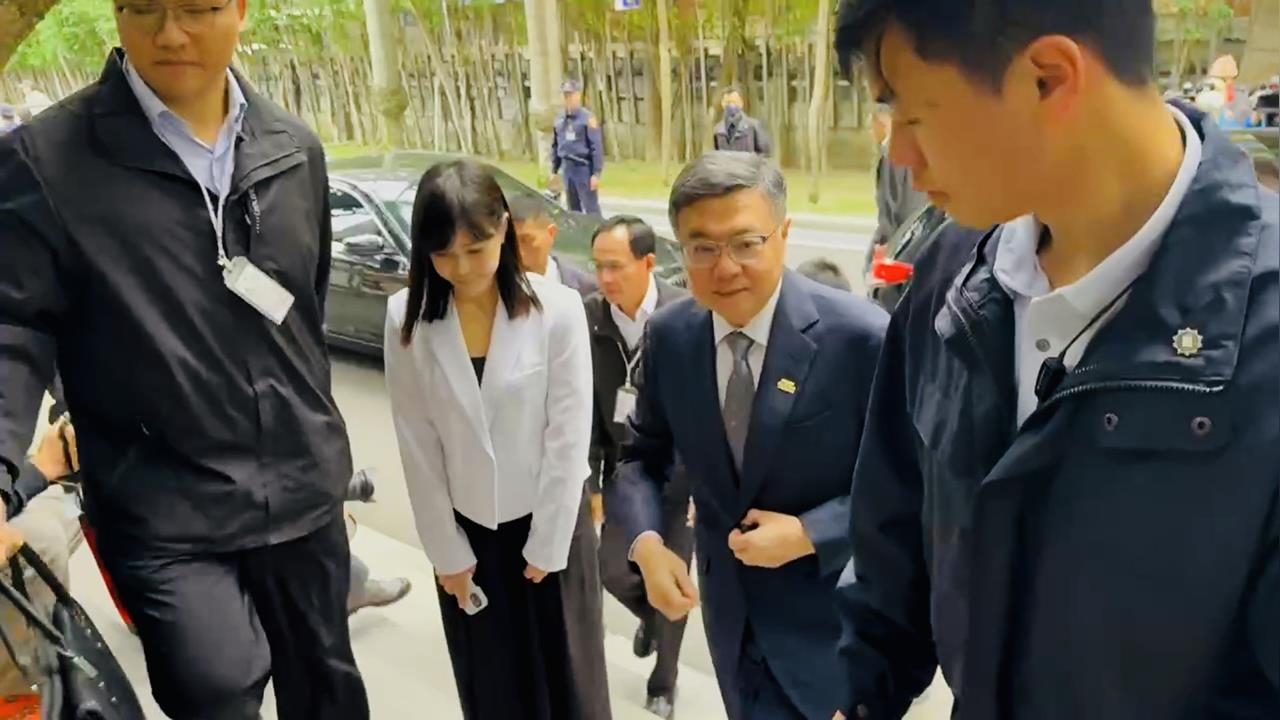 快新聞/KMT修國籍法恐釀雙重效忠? 卓榮泰:當然