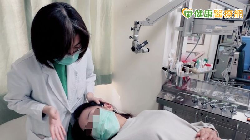 一翻身就暈到像坐雲霄飛車　原來是「耳石脫落」找上門