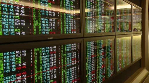 受惠人工智慧熱潮　半導體及IC設計、AI供應鏈表現出色