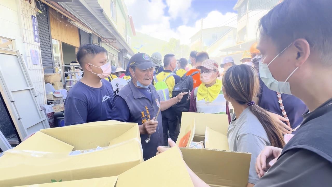 政見說到做到！大馬村千人平安撤離　村長家化身便當集中站