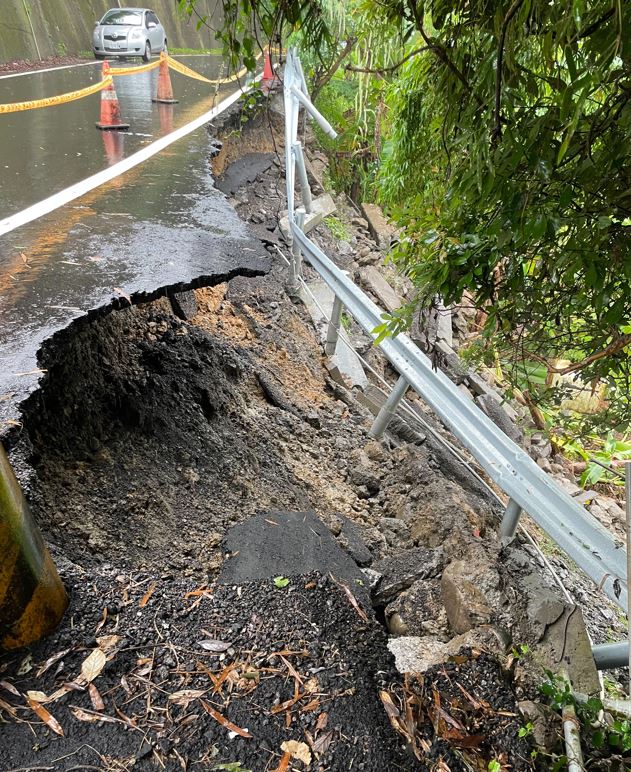 快新聞／中颱軒嵐諾逼近雨彈襲　竹縣新樂大橋、竹32道路坍方