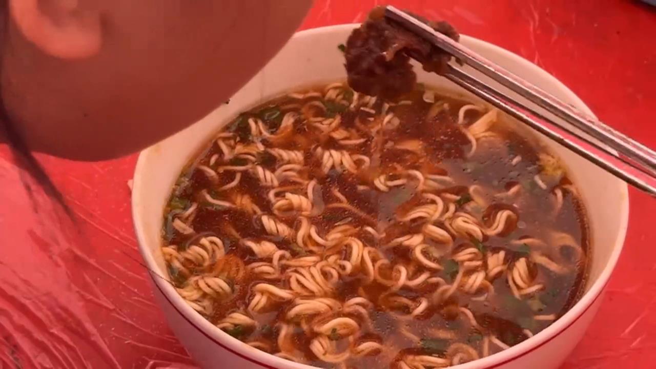 農曆8/15土地公聖誕千秋！　南投中寮石龍宮「千人泡麵」祈福