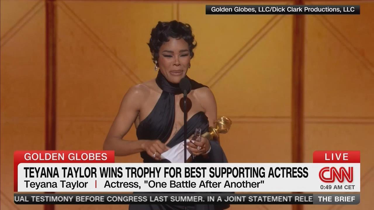 金球獎得主堤亞娜泰勒現身紐約 化身占卜師算塔羅牌