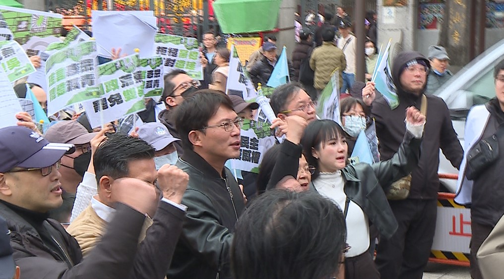 挑釁？龍山寺昔被稱「民主聖地」 黃國昌宣講喊掃除綠衛兵