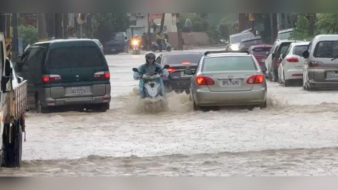 快新聞／彰化小心！埔心雨量破136毫米、花壇鄉淹水　部分地區停電搶修中