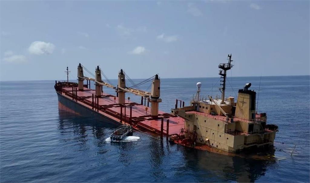 快新聞／紅海危機以來首次！　英國貨輪「紅寶石號」遭葉門叛軍擊沉