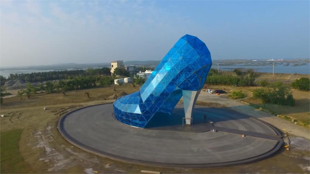 尋找高跟鞋主人!嘉義布袋邀民眾到教堂打卡抽獎