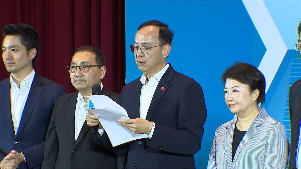 藍頻提開放中客、普發1萬　吳崢酸：當阿彌陀佛唸經