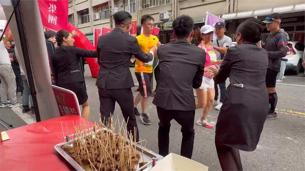 田中馬拉松　1.7萬人開跑　桶仔雞、麝香葡萄「吃免驚」