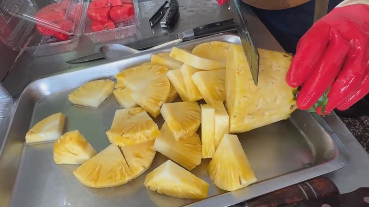 非應季！台南鳳梨專賣店不甜不賣　日遊客大讚業者：非常誠實