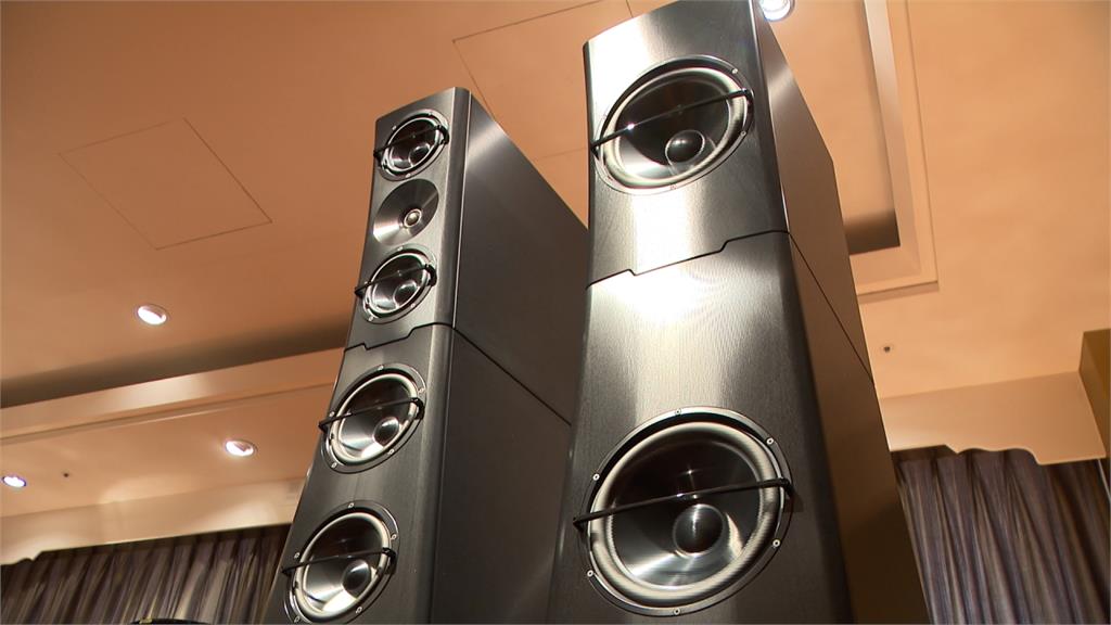音響大展登場 千萬音樂、名畫網罩喇叭吸睛