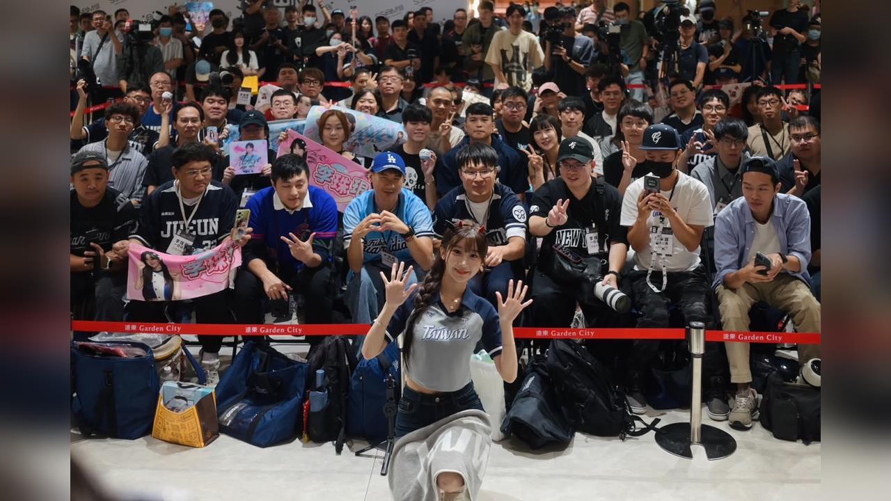 啦啦隊／雨再大都要看「珠珠寶貝」！李珠珢擔任一日店長限量50位球迷近距離互動