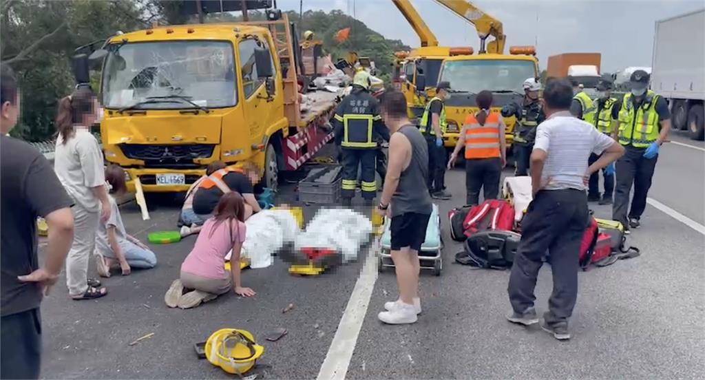 快新聞／國道3號聯結車失控撞路肩工程車　2工人捲車底慘死